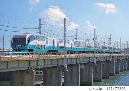 東海道本線　茅ヶ崎－平塚　JR東日本　251系　RE-4編成（大宮）　スーパービュー踊り子　SVO 121477205