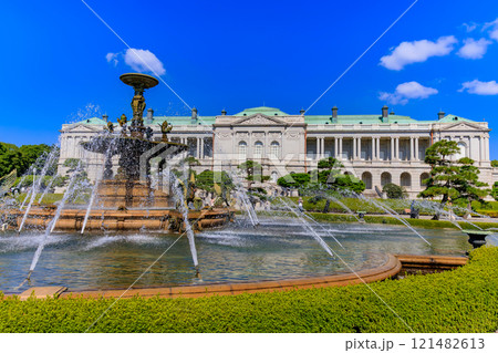 東京 港区 元赤坂 迎賓館赤坂離宮(本館と噴水) 東京 港区 元赤坂 迎賓館赤坂離宮(本館と噴水) 121482613