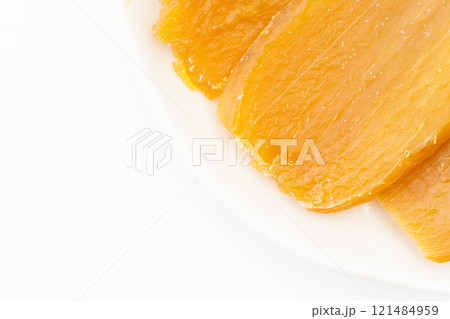 美味しそうな干し芋のクローズアップ 121484959