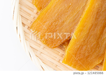 美味しそうな干し芋のクローズアップ 美味しそうな干し芋のクローズアップ 121485066