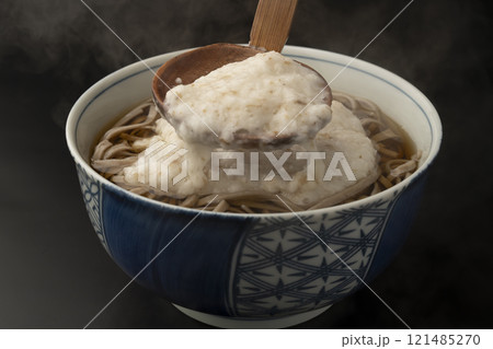 山かけ蕎麦 とろろ蕎麦 温蕎麦にとろろをかける 山かけ蕎麦 とろろ蕎麦 温蕎麦にとろろをかける 121485270