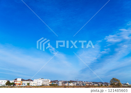 冬の青空 121485603