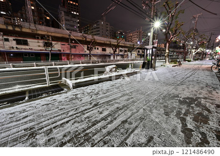 2023/01/24 神戸市内での珍しい雪景色 2023/01/24 神戸市内での珍しい雪景色 121486490