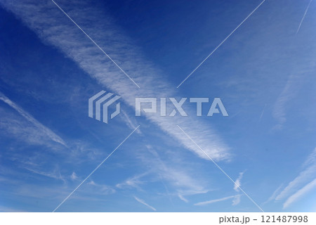 空模様　雲模様　空の風景　空イメージ素材 121487998