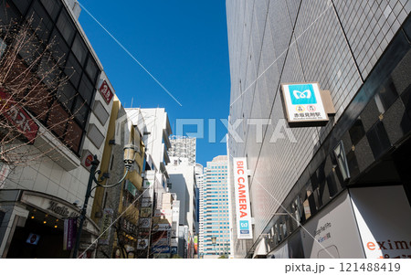 ビックカメラ赤坂見附駅店でお買い物 冬晴れの青空 東京都港区赤坂3丁目 ビックカメラ赤坂見附駅店でお買い物 冬晴れの青空 東京都港区赤坂3丁目 121488419