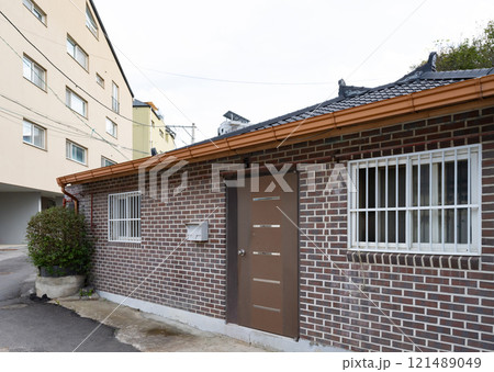 韓国ソウル市の住宅地(民家) 121489049