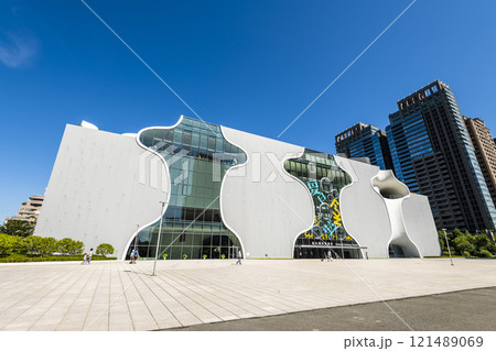 Modern building view of the National Taichung Theater in Taiwan. This is the only national performing arts center in central Taiwan. 121489069