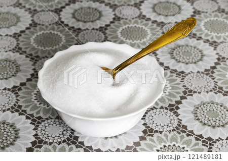 Sugar in the sugar bowl 121489181