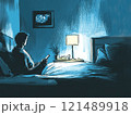 暗い部屋でスマホを見る男性 121489918