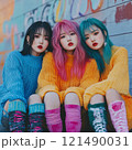 カラフルな服を着た少女 121490031