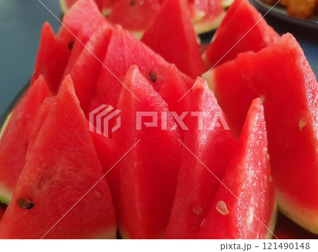 slices of watermelon 121490148
