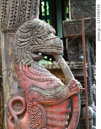 Statue of a dragon Statue of a dragon 121490438