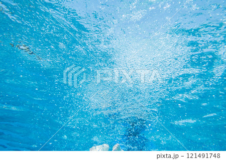 10 years old 121491748