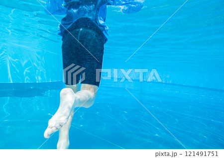 10 years old 121491751