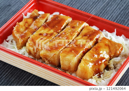 ポークステーキ弁当 ポークステーキ弁当 121492064