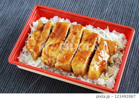 ポークステーキ弁当 ポークステーキ弁当 121492067