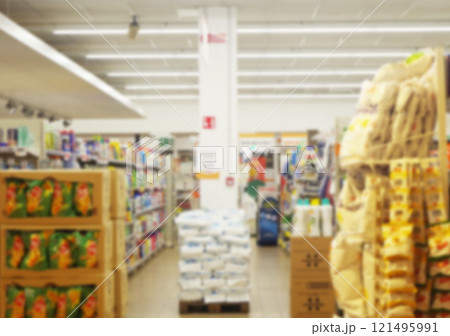 スーパーマーケットの陳列棚 ディスプレイ 商業スペース イタリア スーパーマーケットの陳列棚 ディスプレイ 商業スペース イタリア 121495991