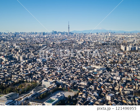 空撮 江戸川上空から都心方向を望む 松戸市 空撮 江戸川上空から都心方向を望む 松戸市 121496955