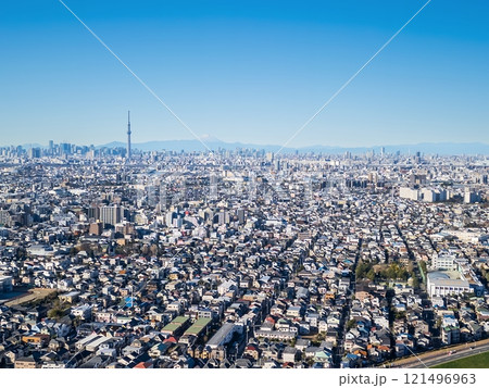 空撮　江戸川上空から都心方向を望む　松戸市 121496963