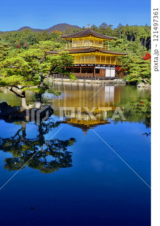 鹿苑寺・金閣寺（京都・北区） 121497361