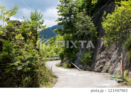 【国道193号】剣山スーパー林道へのゲート 121497963