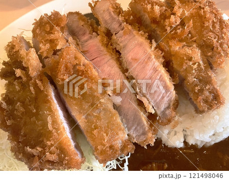 肉厚の豚カツが載ったカツカレー とんかつ屋が作るカツカレー 肉厚の豚カツが載ったカツカレー とんかつ屋が作るカツカレー 121498046