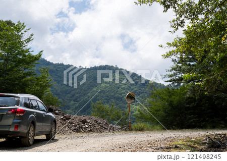 【剣山スーパー林道】オフロード区間と車 121498245
