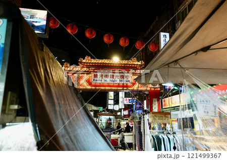 台湾・饒河街観光夜市(台湾・台北市松山区) 台湾・饒河街観光夜市(台湾・台北市松山区) 121499367