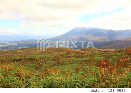 紅葉に染まる八幡平アスピーテライン 紅葉に染まる八幡平アスピーテライン 121499554