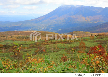 紅葉に染まる八幡平アスピーテライン 紅葉に染まる八幡平アスピーテライン 121499555