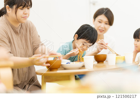 福祉施設_親子食堂イメージ	 121500217