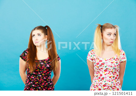 Two women being offended got the hump 121501411