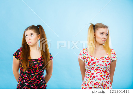 Two women being offended got the hump 121501412