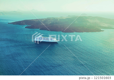 Vew on Santorini volcano caldera and bay with a cruise ship in Aegean Sea. 121501603
