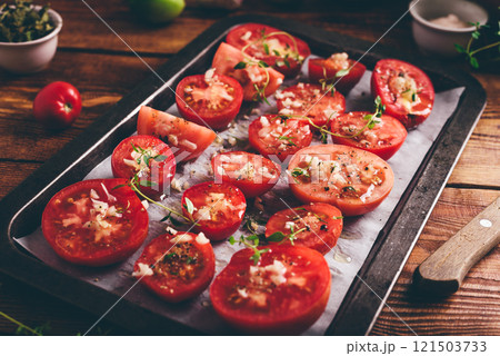 Preparation of Tomato Preserves with Thyme and Garlic 121503733