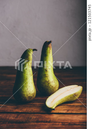 Green Pears on Wooden Table Green Pears on Wooden Table 121503745