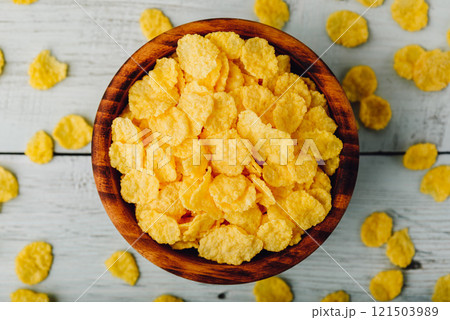 Rustic bowl of cornflakes 121503989
