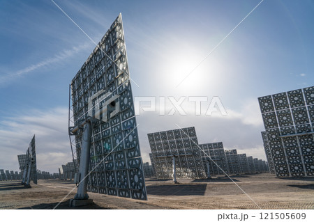 溶融塩タワー型太陽熱発電所 溶融塩タワー型太陽熱発電所 121505609