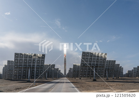 溶融塩タワー型太陽熱発電所 溶融塩タワー型太陽熱発電所 121505620