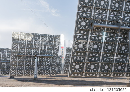 溶融塩タワー型太陽熱発電所 121505622