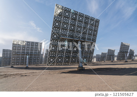 溶融塩タワー型太陽熱発電所 溶融塩タワー型太陽熱発電所 121505627