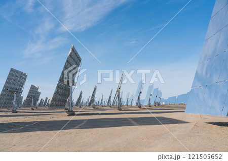 溶融塩タワー型太陽熱発電所 溶融塩タワー型太陽熱発電所 121505652