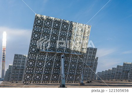 溶融塩タワー型太陽熱発電所 溶融塩タワー型太陽熱発電所 121505656