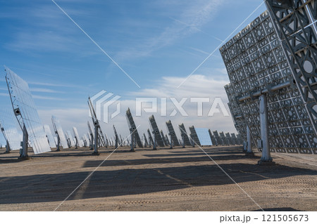 溶融塩タワー型太陽熱発電所 121505673