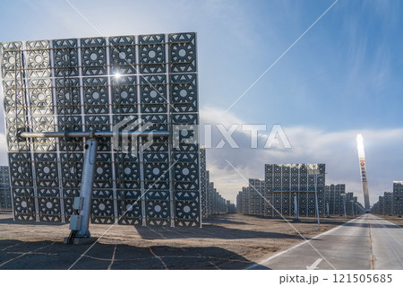 溶融塩タワー型太陽熱発電所 溶融塩タワー型太陽熱発電所 121505685