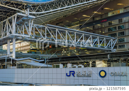 JR大阪駅　旅行 121507595