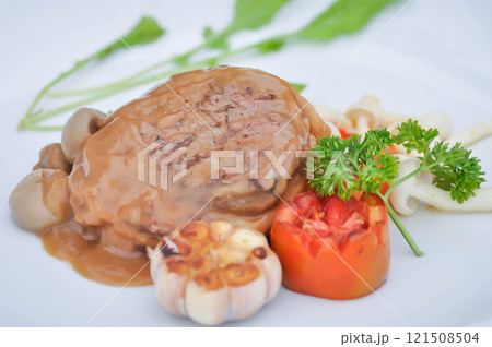 beef steak in gravy sauce or barbecued beef or grilled beef and vegetable beef steak in gravy sauce or barbecued beef or grilled beef and vegetable 121508504