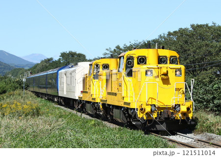 根室本線を行く ロイヤル・エクスプレス北海道　THE ROYAL EXPRESS 121511014