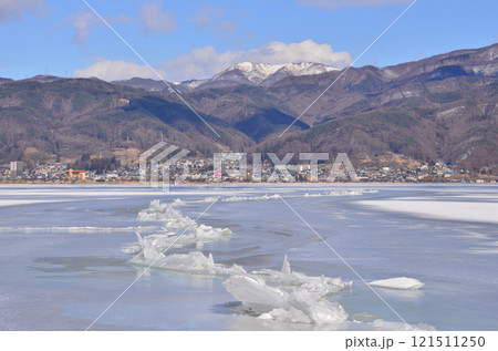 諏訪湖の神渡り 121511250