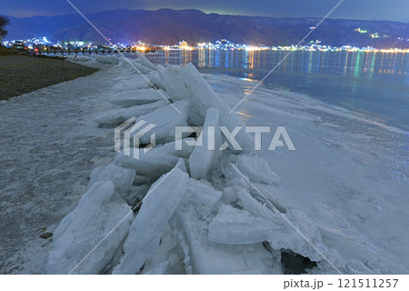 諏訪湖の神渡り 121511257